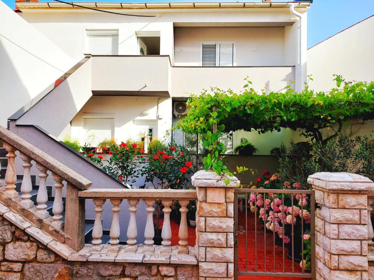 Apartment Eli Pag Town Exterior foto